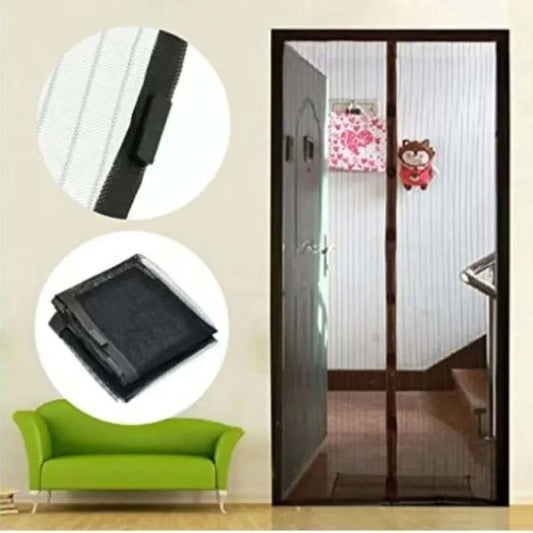 Hands-Free Retractable Magnetic Door Mesh